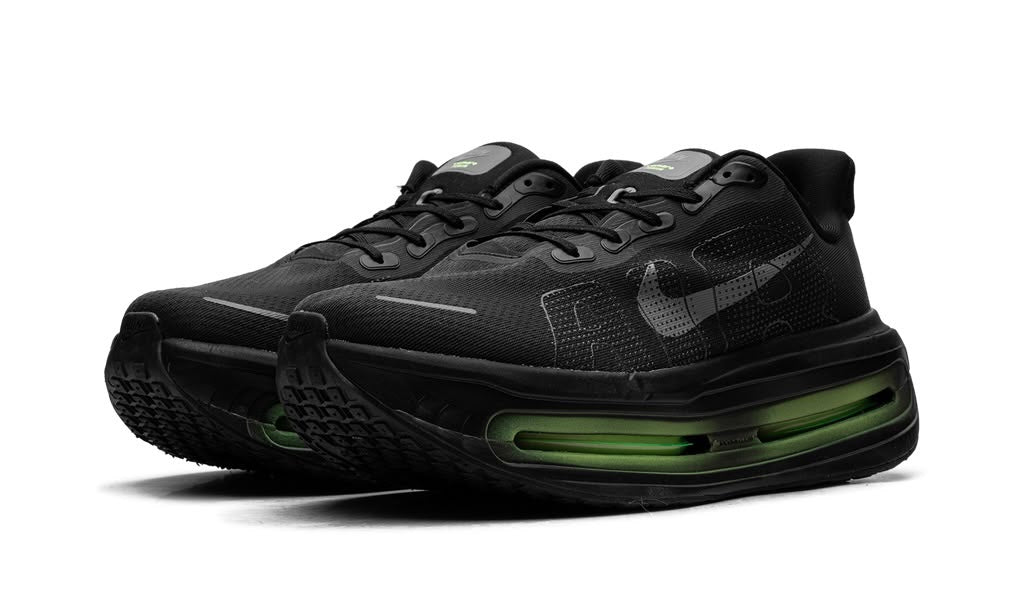 NIKE
VOMERO PREMIUM
"BLACK WHITE"