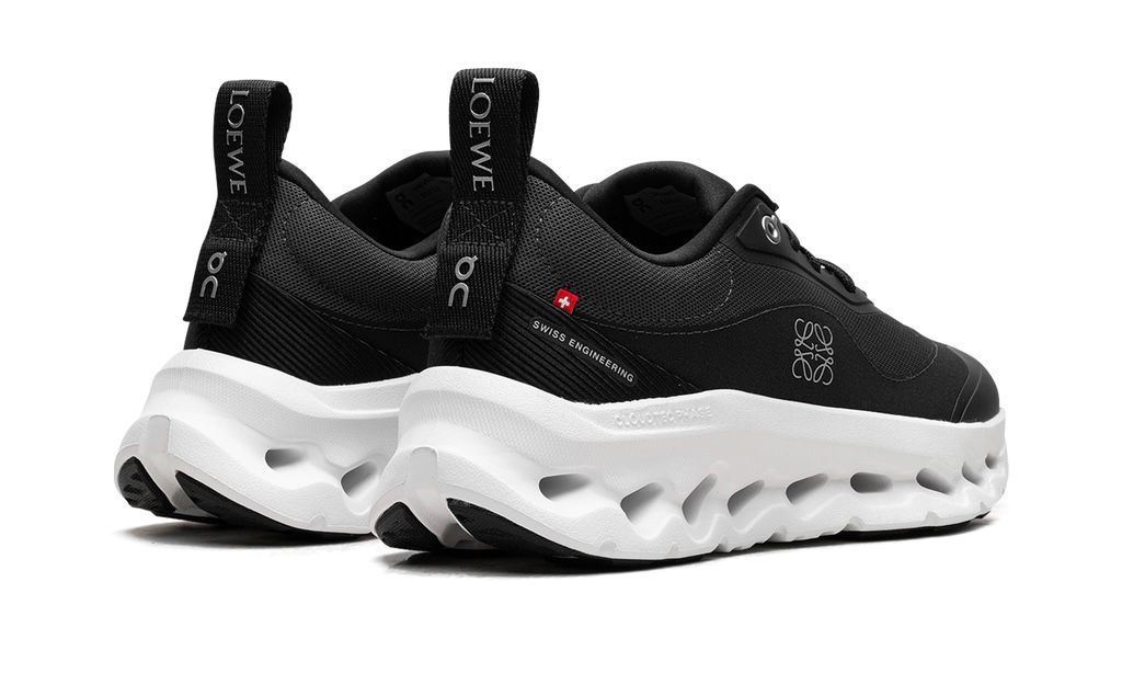 ON RUNNING
CLOUDTILT 2
"LOEWE - BLACK"