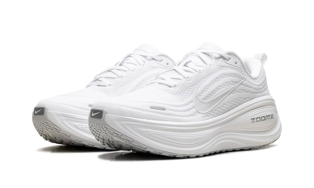 NIKE VOMERO PLUS
"TRIPLE WHITE"
