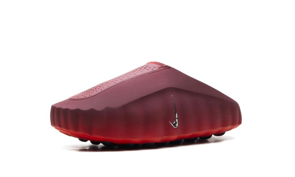 NIKE
MIND 001 SLIDE
"TEAM RED UNIVERSITY RED"