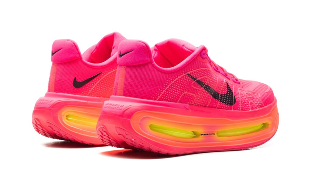 NIKE
VOMERO PREMIUM
"HYPER PINK"
