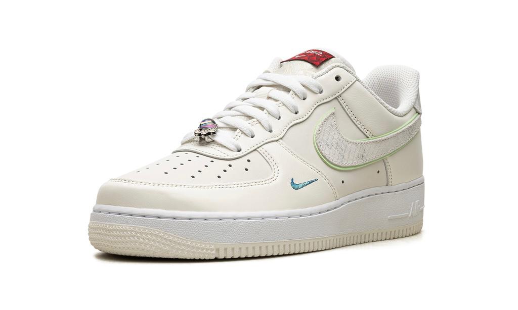 NIKE
AIR FORCE 1
"YEAR OF THE DRAGON"