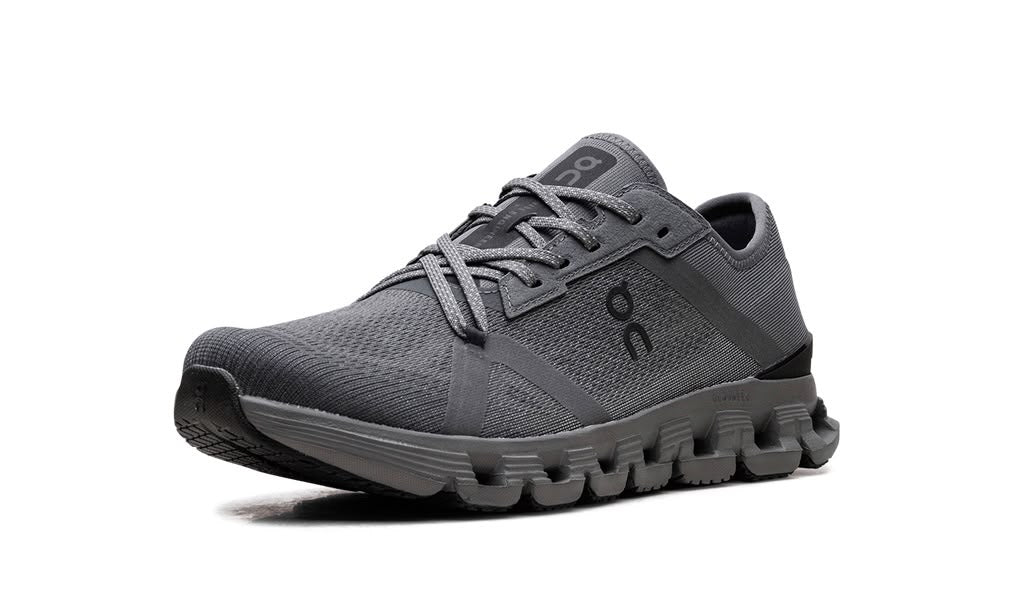 ON RUNNING
CLOUD X 4 AD
"STONE BLACK"