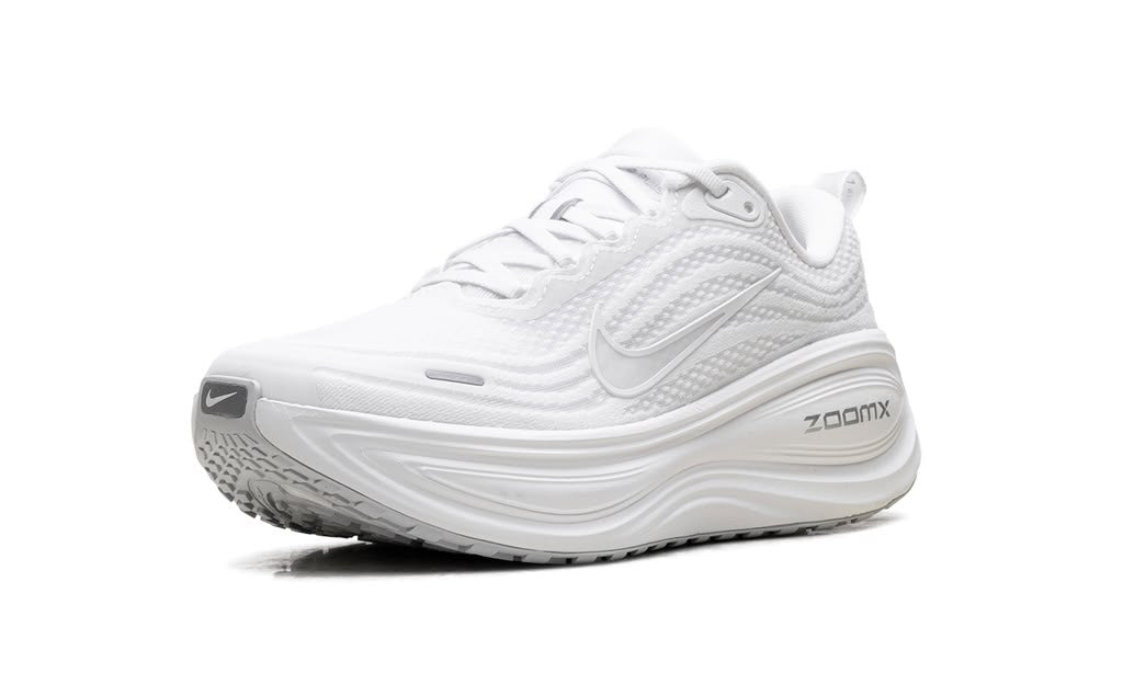NIKE VOMERO PLUS
"TRIPLE WHITE"