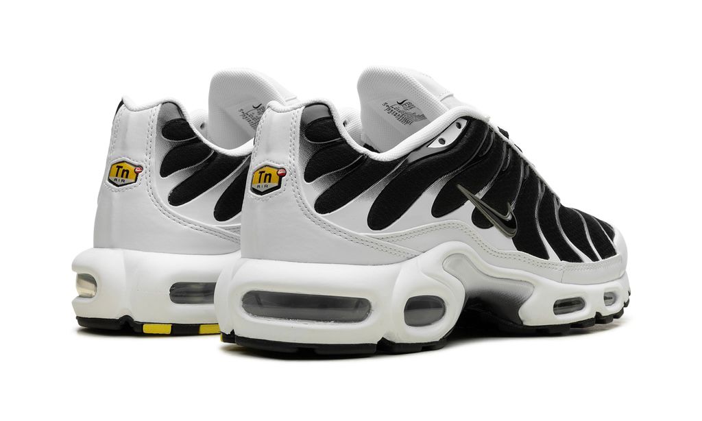 NIKE
AIR MAX PLUS
"BLACK / WHITE"