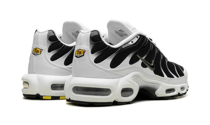 NIKE
AIR MAX PLUS
"BLACK / WHITE"