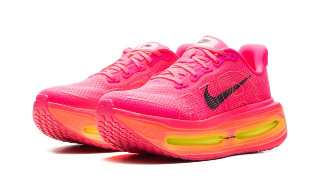 NIKE
VOMERO PREMIUM
"HYPER PINK"