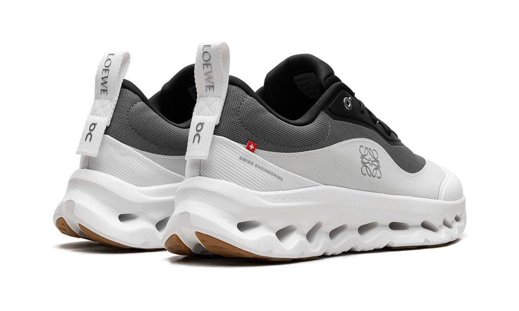 ON RUNNING
CLOUDTILT 2
"LOEWE - BLACK WHITE"