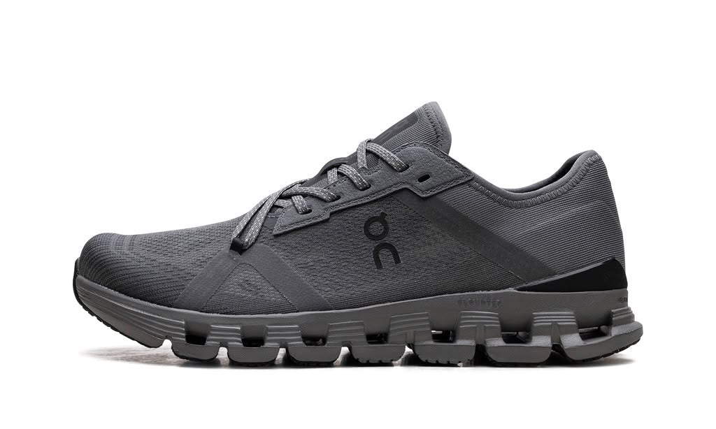 ON RUNNING
CLOUD X 4 AD
"STONE BLACK"