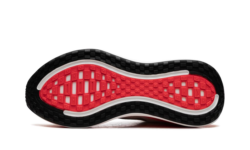NIKE
VOMERO PLUS
"WHITE / BRIGHT CRIMSON"