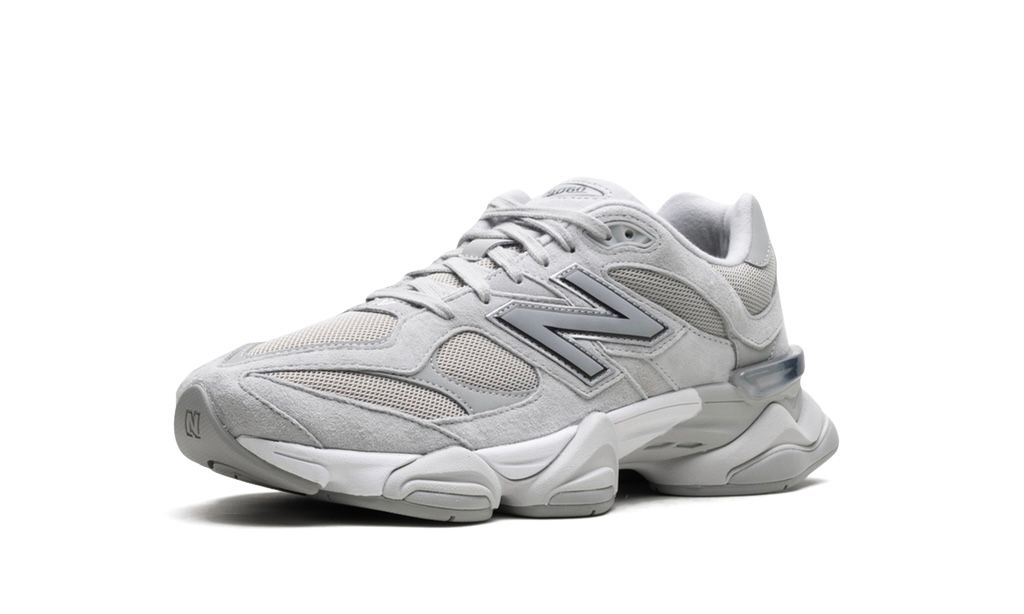 NEW BALANCE
9060
"SILVER METALLIC GREY"