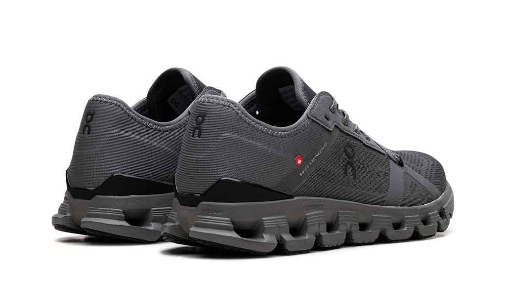 ON RUNNING
CLOUD X 4 AD
"STONE BLACK"