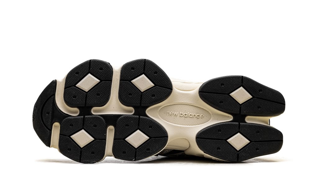 NEW BALANCE
9060
"YEAR OF THE SNAKE"