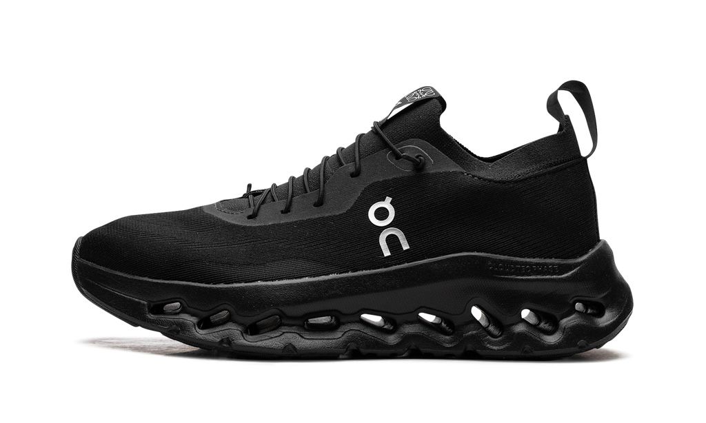 ON RUNNING
CLOUDTILT
"LOEWE ALL BLACK"
