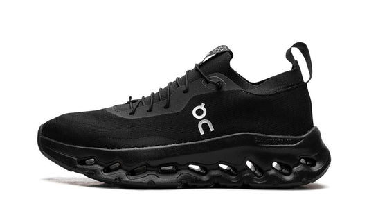 ON RUNNING
CLOUDTILT
"LOEWE ALL BLACK"