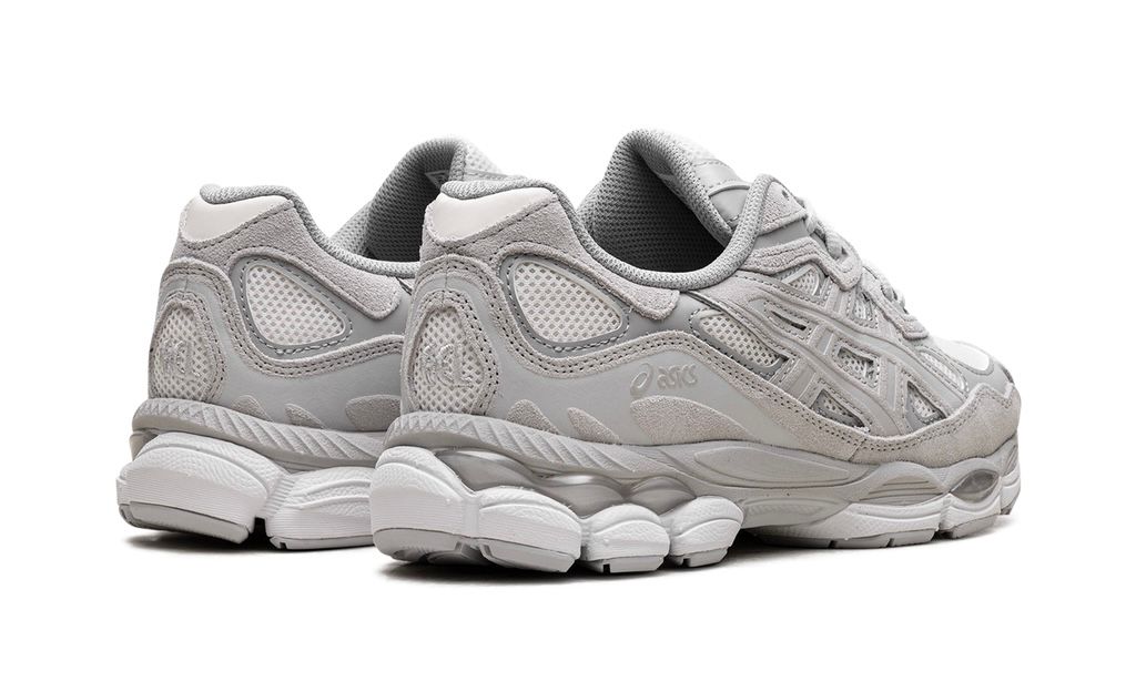 ASICS
GEL-NYC
"CREAM CLOUD GREY"