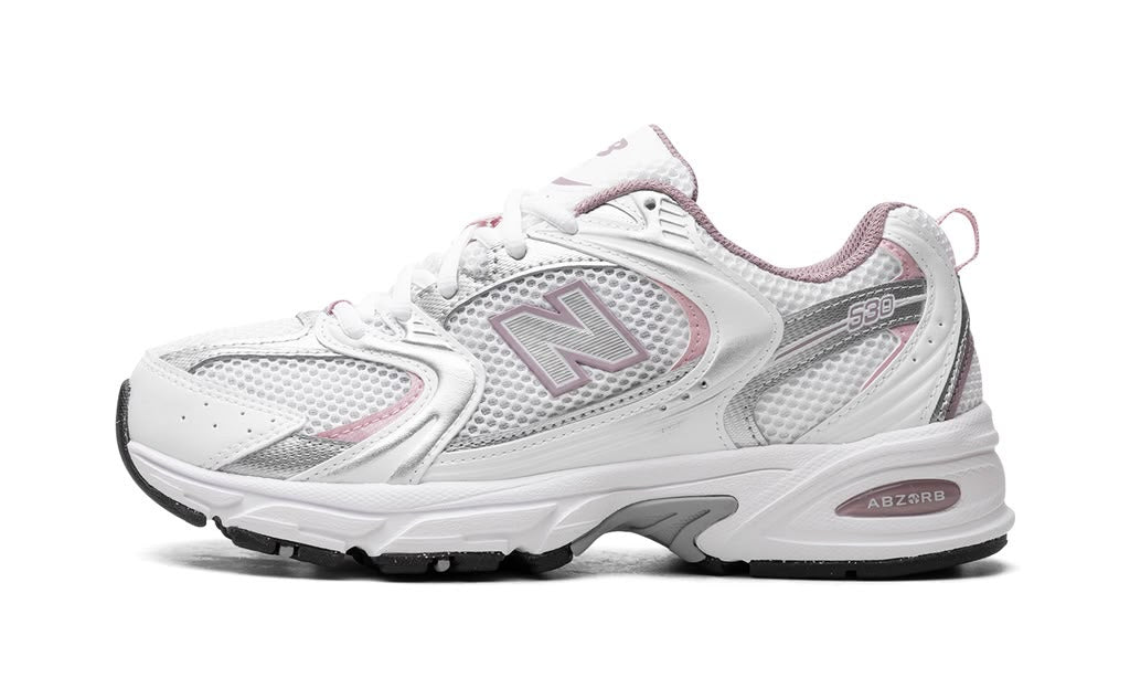 NEW BALANCE
530
"WHITE/SILVER METALIC/ICE WINE/MID CENTURY PIN"