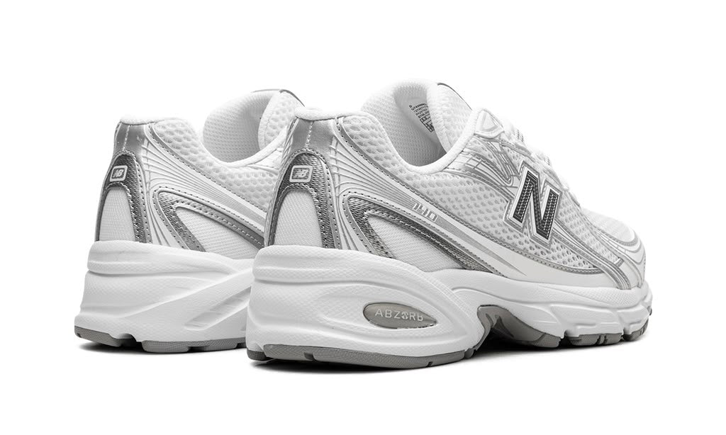 NEW BALANCE
740
"WHITE SILVER"