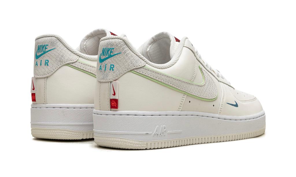 NIKE
AIR FORCE 1
"YEAR OF THE DRAGON"