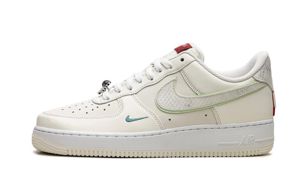 NIKE
AIR FORCE 1
"YEAR OF THE DRAGON"