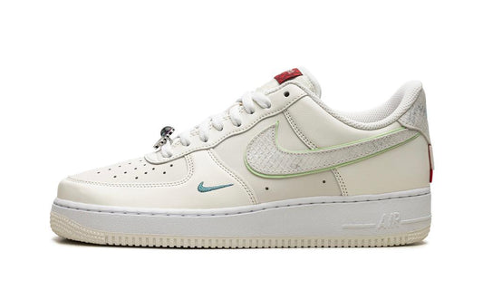 NIKE
AIR FORCE 1
"YEAR OF THE DRAGON"