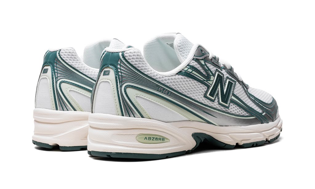 NEW BALANCE
740
"WHITE / MARSH GREEN"