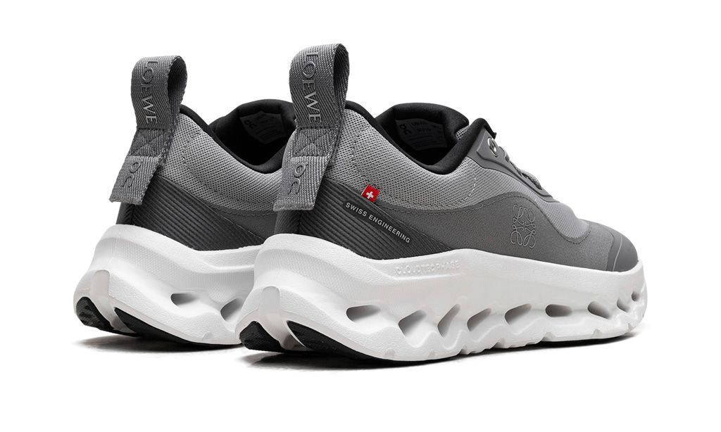 ON RUNNING
CLOUDTILT 2
"LOEWE GREY"