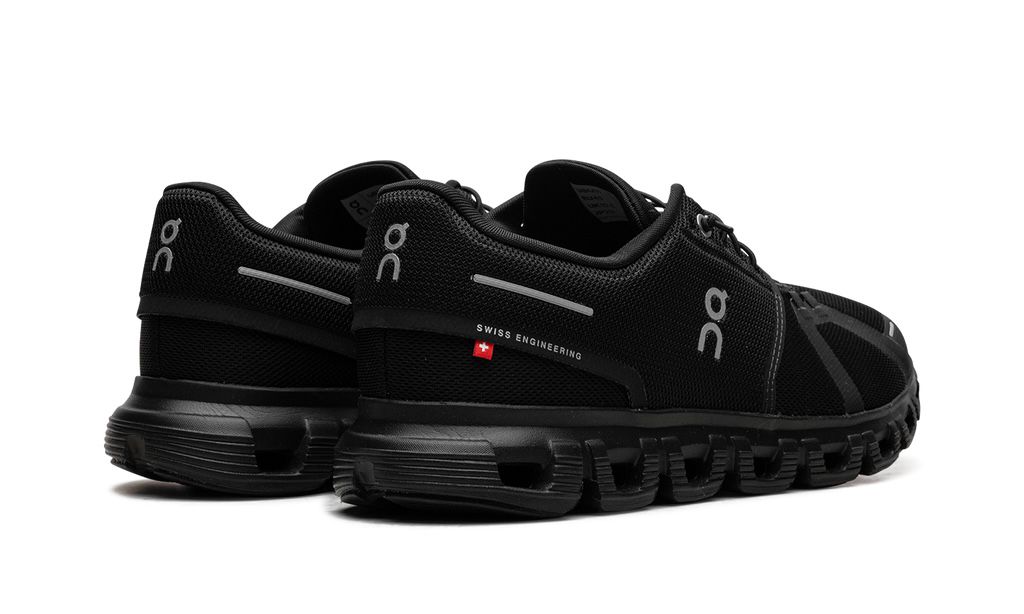 ON RUNNING
CLOUD 6
"TRIPLE BLACK"