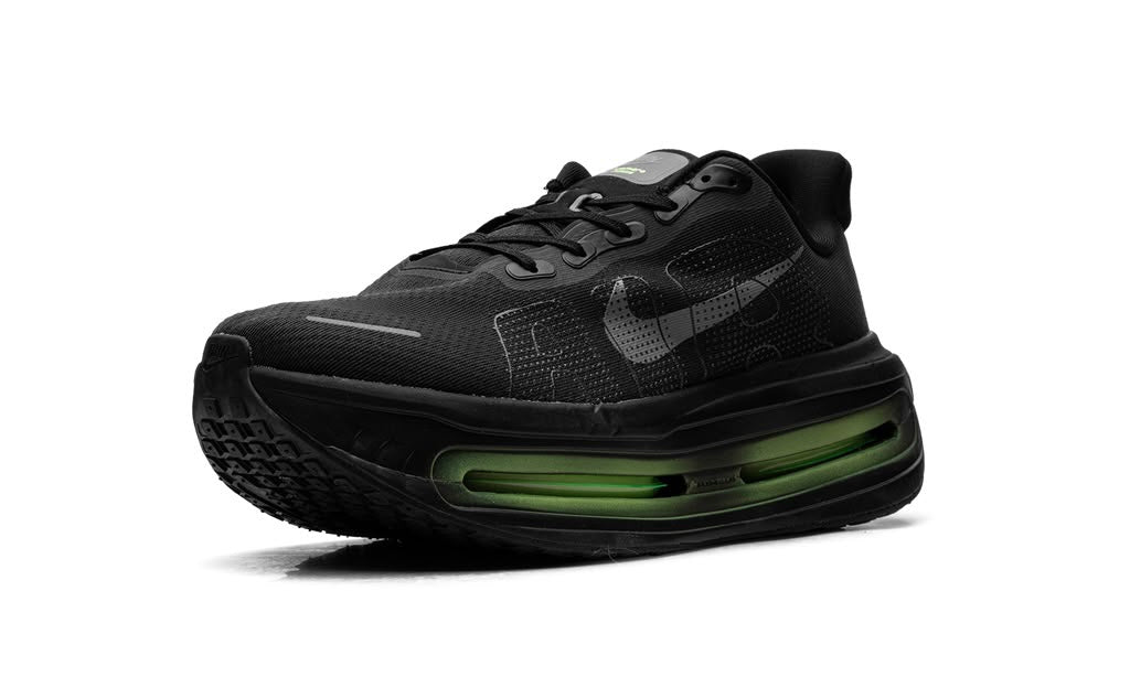 NIKE
VOMERO PREMIUM
"BLACK WHITE"
