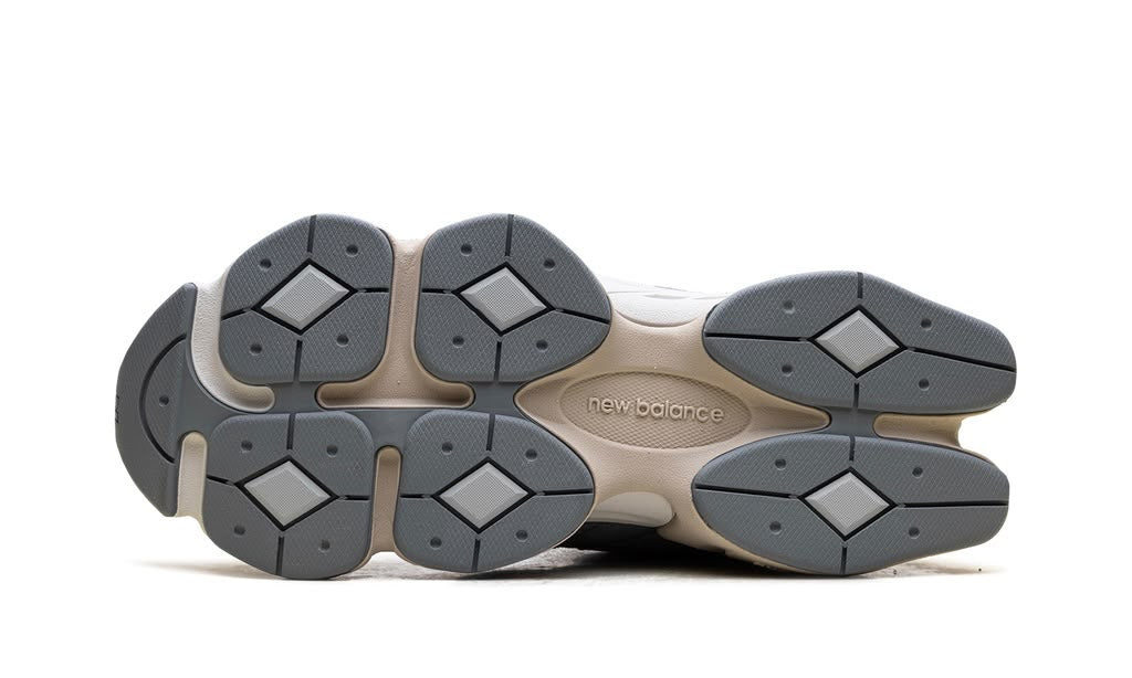 NEW BALANCE
9060
"SLATE GREY LIGHT GREY"