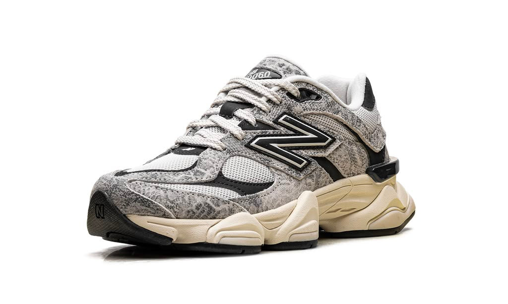 NEW BALANCE
9060
"YEAR OF THE SNAKE"