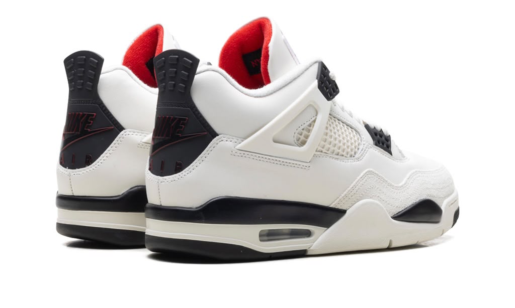 JORDAN
AIR JORDAN 4
"FLIGHT CLUB"