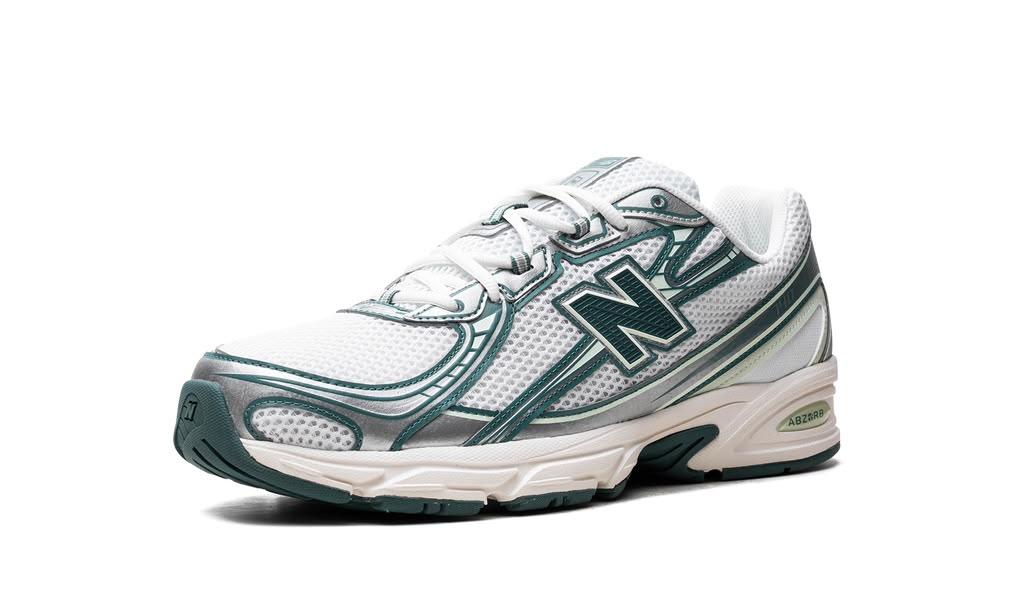 NEW BALANCE
740
"WHITE / MARSH GREEN"