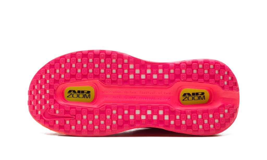NIKE
VOMERO PREMIUM
"HYPER PINK"
