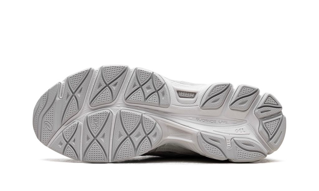 ASICS
GEL-NYC
"CREAM CLOUD GREY"
