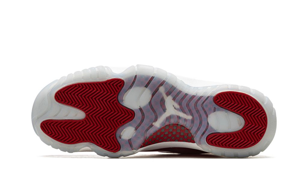 AIR JORDAN 11
"CHERRY 2022"