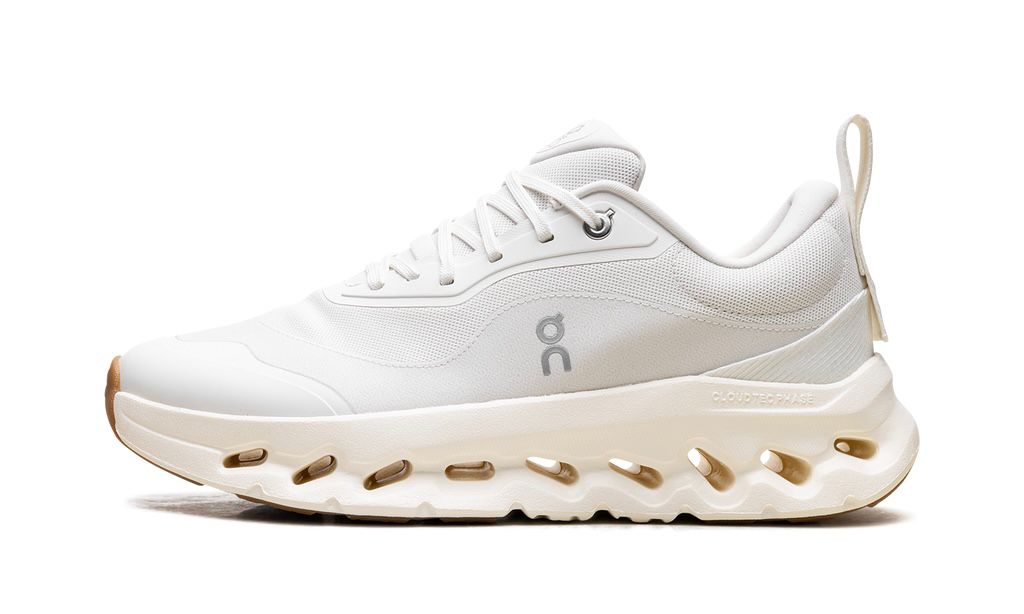 ON RUNNING
CLOUDTILT 2
"LOEWE ALL WHITE"