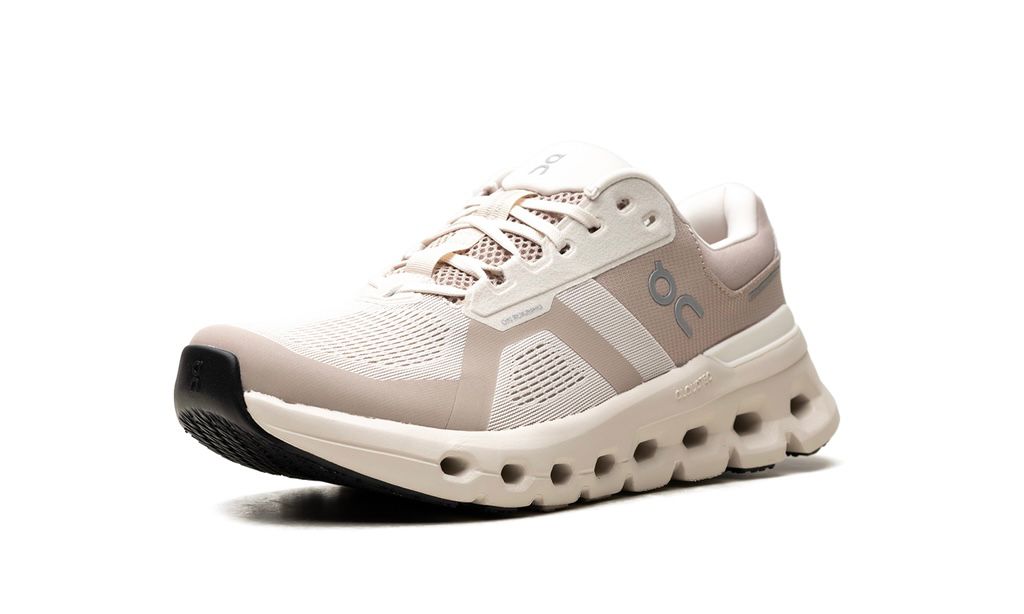 ON RUNNIG CLOUDRUNNER 2
"PEARL DESERT"
