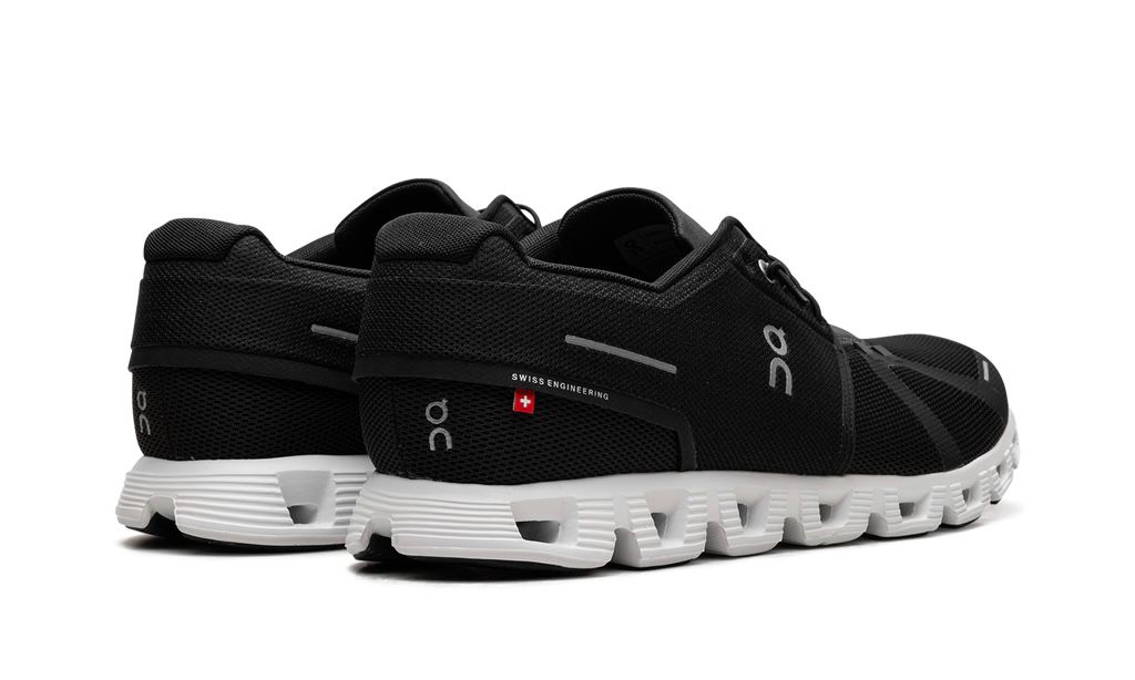 ON RUNNING
CLOUD 5
"BLACK/WHITE"