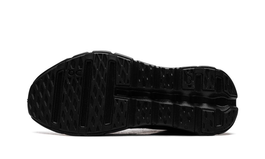 ON RUNNING
CLOUDTILT
"LOEWE ALL BLACK"