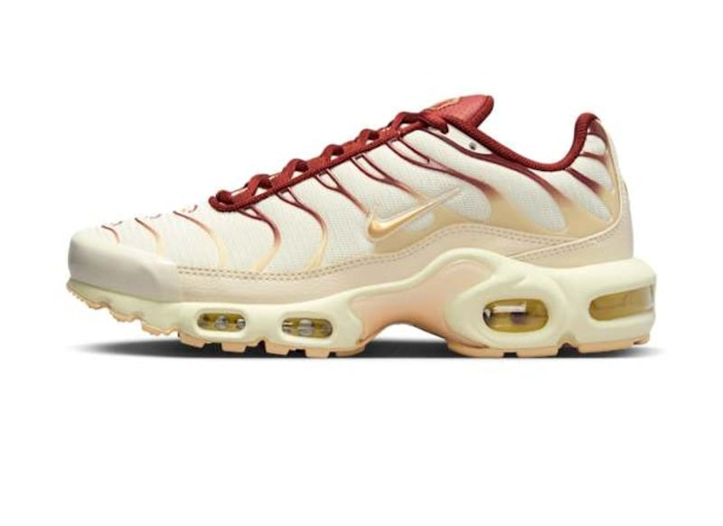 NIKE AIR MAX PLUS
"Sail & Team Red"