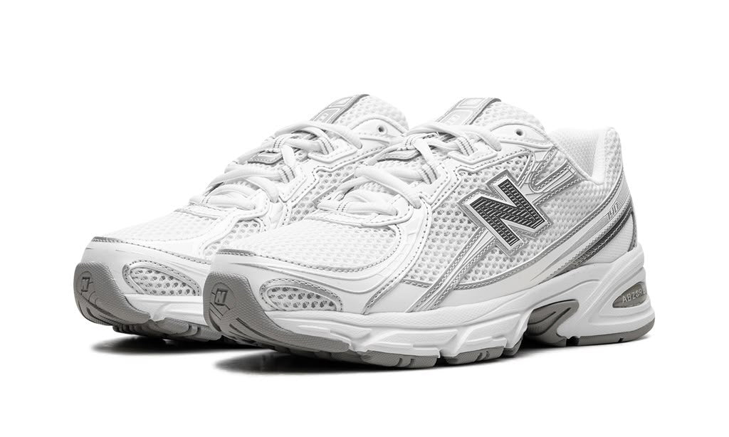 NEW BALANCE
740
"WHITE SILVER"