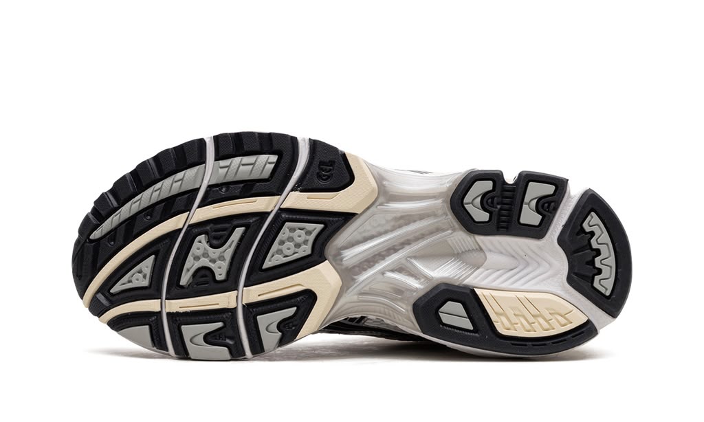 ASICS
GEL KAYANO 14
"WHITE MIDNIGHT"