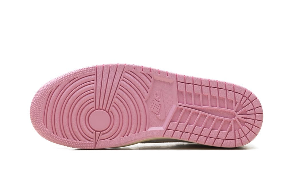 AIR JORDAN 1 LOW OG
"TRAVIS SCOTT - SHY PINK"
