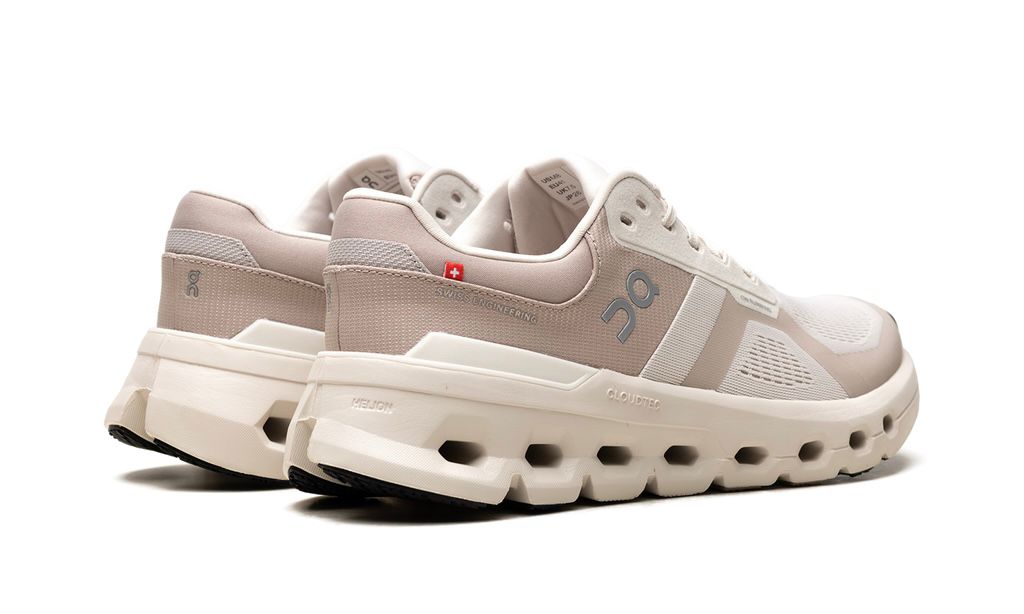 ON RUNNIG CLOUDRUNNER 2
"PEARL DESERT"