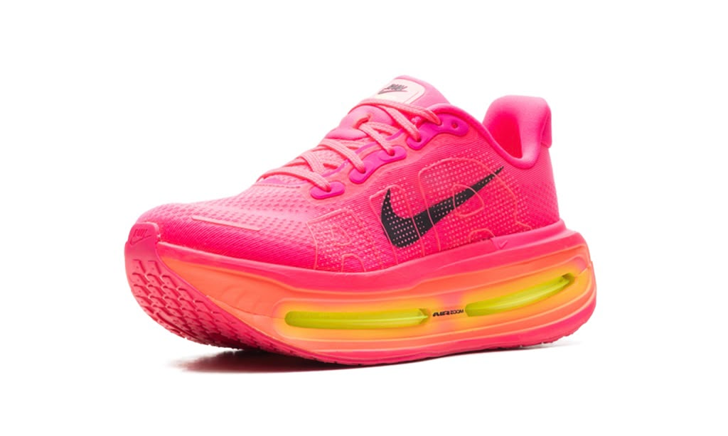 NIKE
VOMERO PREMIUM
"HYPER PINK"